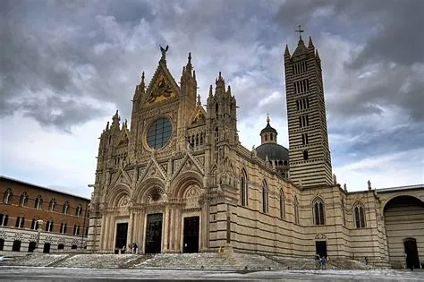  Catedral di Siena: Nơi chứa đựng vẻ đẹp Gothic và bí mật lịch sử