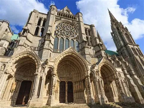 Durham Cathedral: Nơi Thánh Thiêng Lịch Sử Và Kiến Trúc Gothic Hoành Tráng!