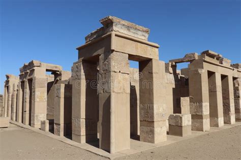  Philae Temple, Một Biểu Tượng Lịch Sử Vững Chãi Trên Đảo Nén